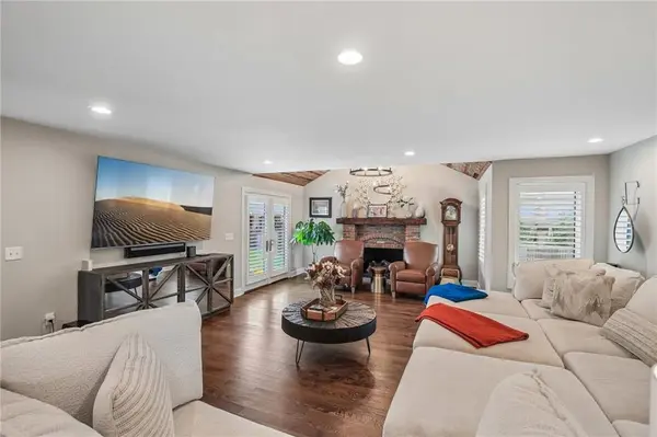 9029 Rosewood DR, Prairie Village, KS 66207