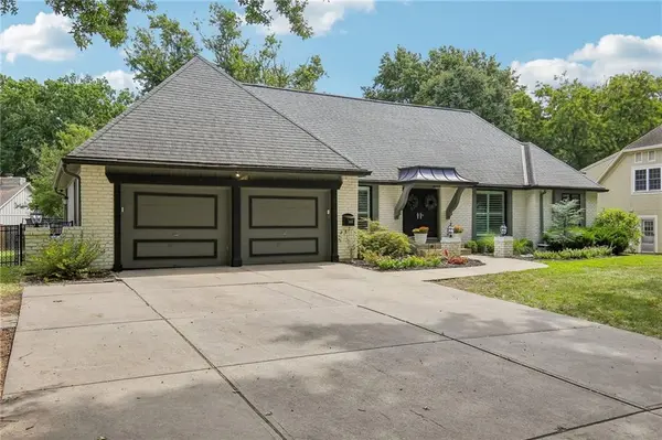 9029 Rosewood DR, Prairie Village, KS 66207