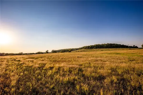 1124 Xavier RD, Mapleton, KS 66754