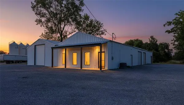 2100 Clinton RD, Sedalia, MO 65301