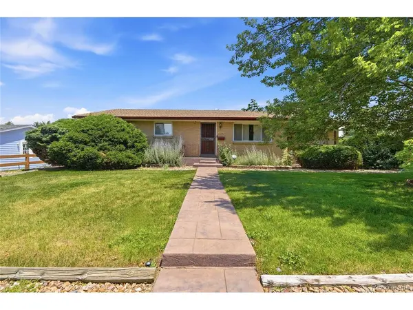 7290 S Penrose, Centennial, CO 80122
