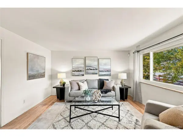 7290 S Penrose, Centennial, CO 80122