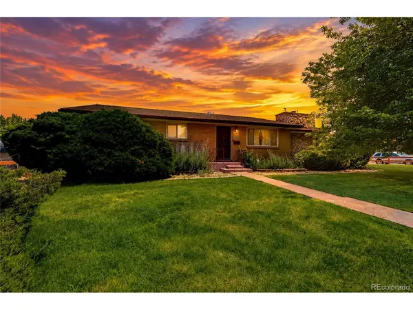 7290 S Penrose, Centennial, CO 80122