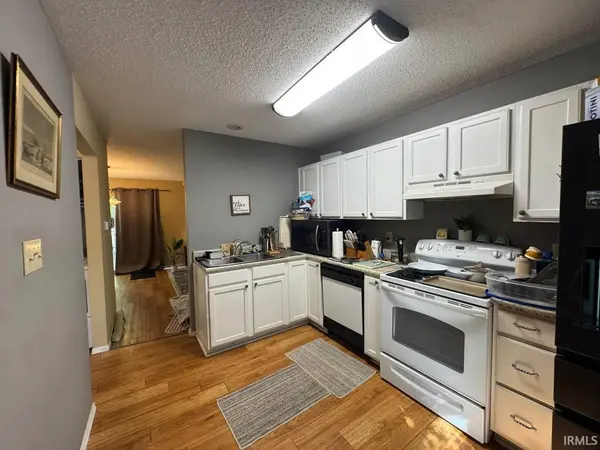 2210 S Laurelwood CIR, Bloomington, IN 47401-4386