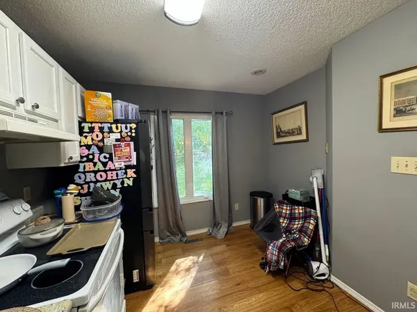 2210 S Laurelwood CIR, Bloomington, IN 47401-4386