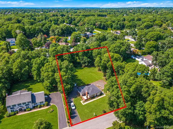 4 Sunny RD, Saint James, NY 11780