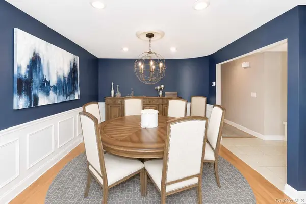 88 Dix HWY, Dix Hills, NY 11746