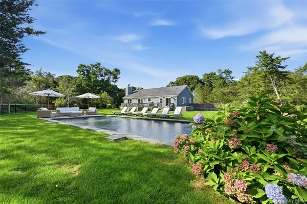 2737 Rocky Point RD, East Marion, NY 11939