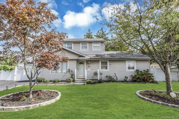 2911 Eagle AVE, Medford, NY 11763