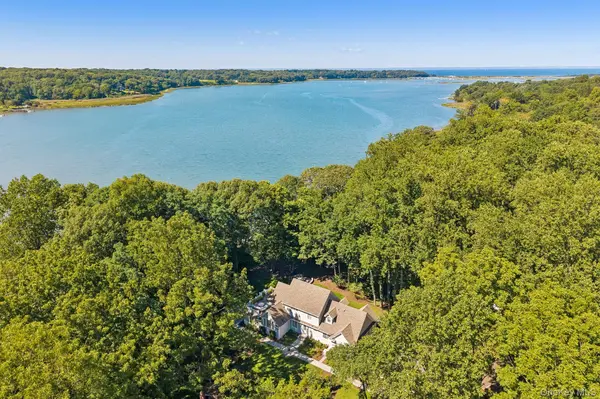 31 Thompson LN, Head Of The Harbor, NY 11780
