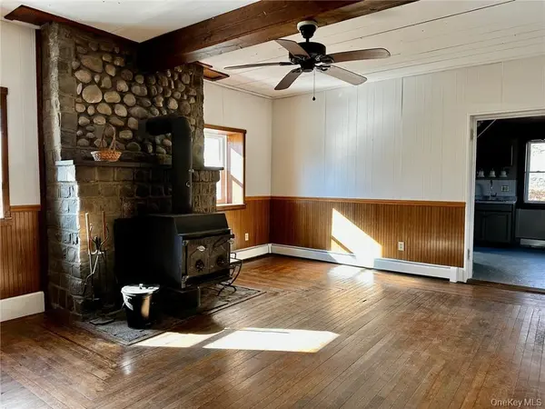 563 Old Indian RD, Milton, NY 12547