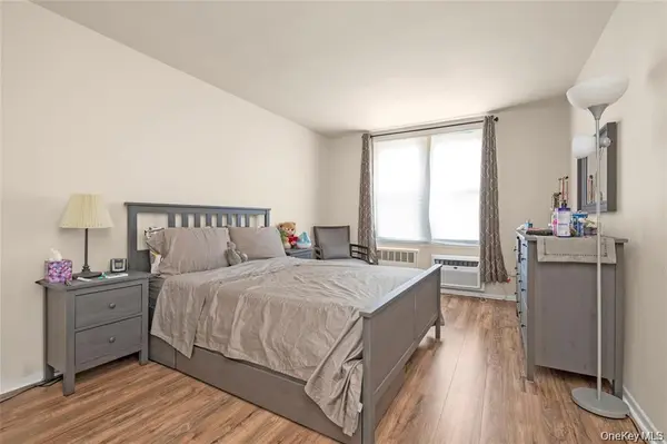 84-25 118th ST #3D, Kew Gardens, NY 11415