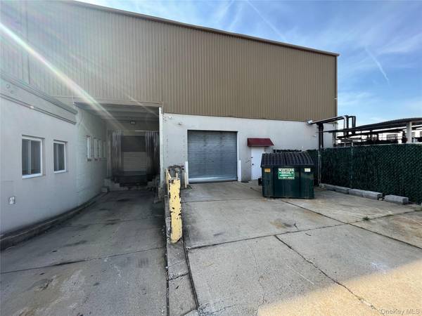 131 Liberty Ave, Mineola, NY 11501
