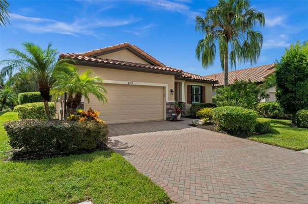 8212 36TH ST E, Sarasota, FL 34243