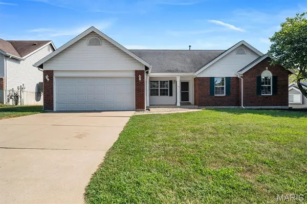 104 Coppersmith CT, St Charles, MO 63301