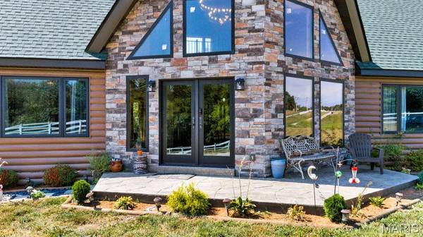 5 Taylor LN, Elsberry, MO 63343