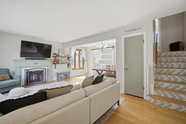 718 S Chestnut AVE, Arlington Heights, IL 60005