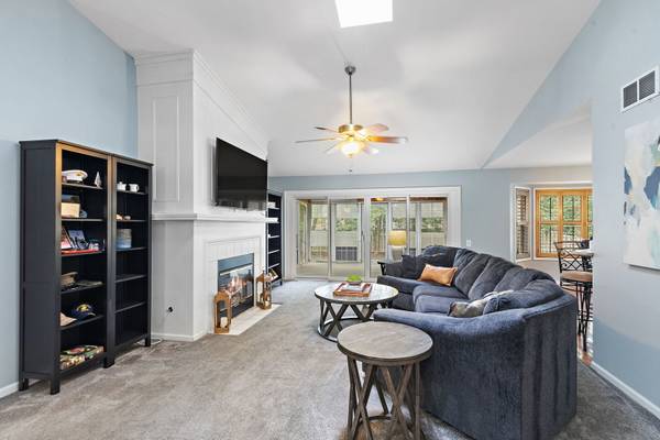 2210 Tahoe Pkwy, Algonquin, IL 60102