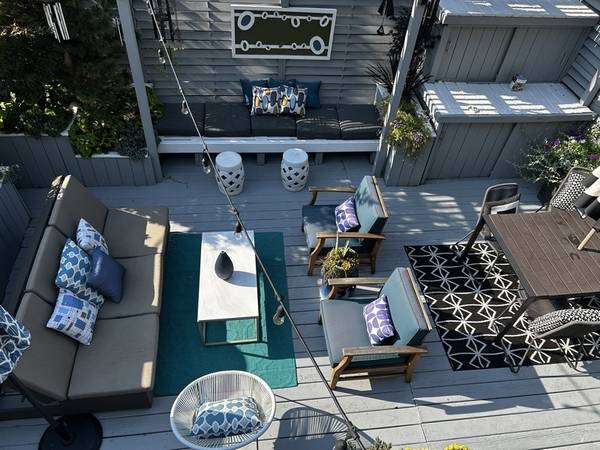 857 W Roscoe ST #2, Chicago, IL 60657