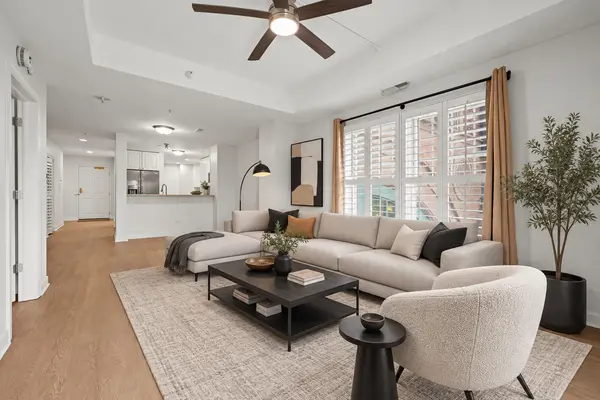 44 N Vail AVE #209, Arlington Heights, IL 60005