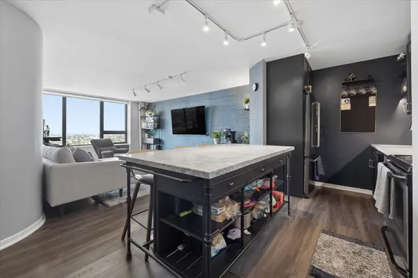 3930 N Pine Grove AVE #2612, Chicago, IL 60613