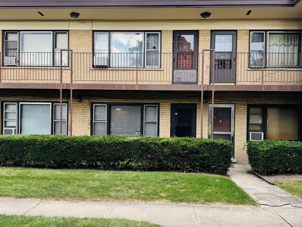 39 King Arthur CT #8, Northlake, IL 60164