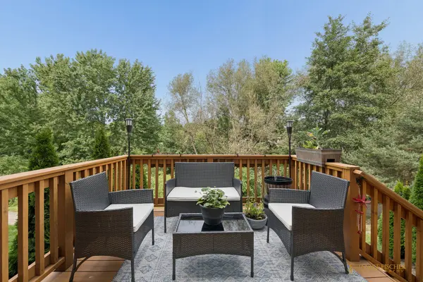 1481 Yosemite CIR, Crystal Lake, IL 60014
