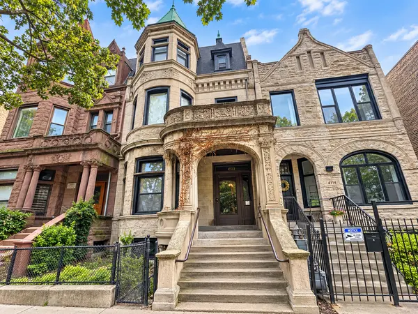 4118 S King DR #3, Chicago, IL 60653