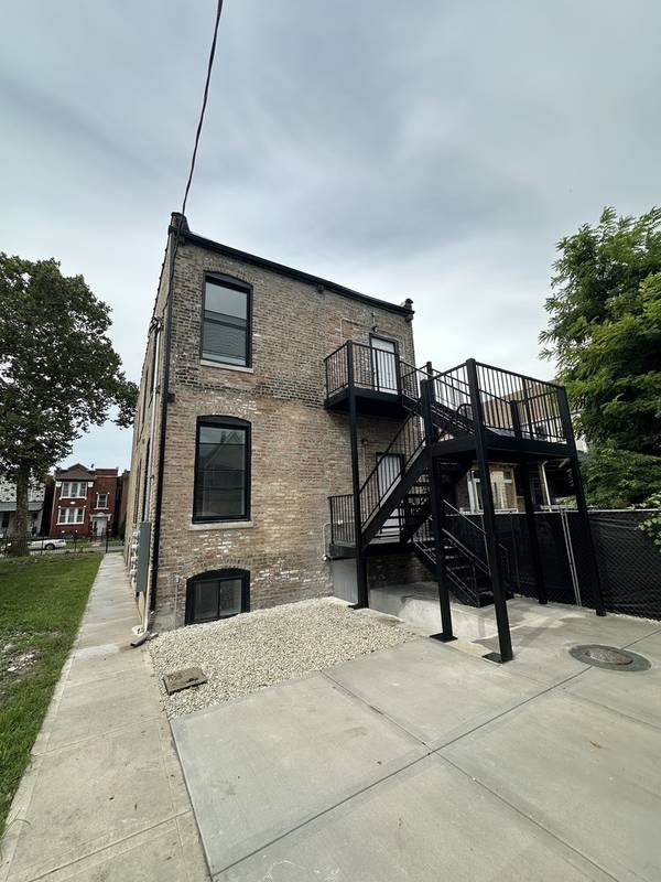 6627 S Maryland AVE, Chicago, IL 60637