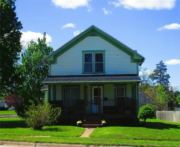 208 S. Canfield St.,  Dunkerton,  IA 50626