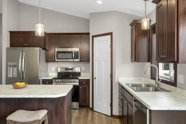 3376 237th AVE NW, Saint Francis, MN 55070
