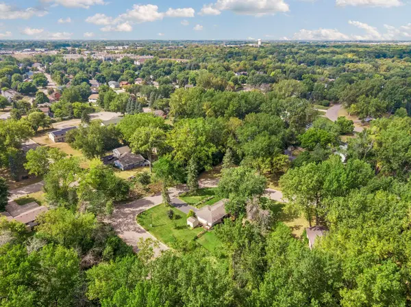 6000 Goldenrod LN N, Plymouth, MN 55442
