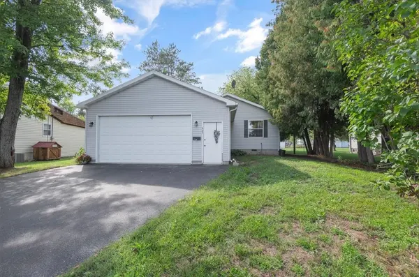 429 S PECK AVE, Peshtigo, WI 54157