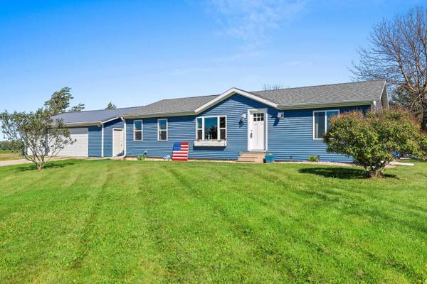 N2542 COUNTY RD F, Pulaski, WI 54162