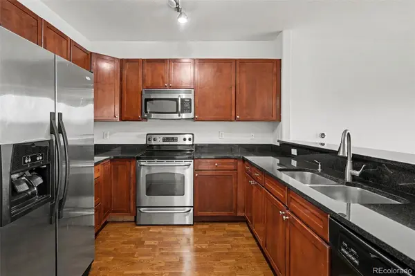 9039 E Panorama CIR #C205, Englewood, CO 80112