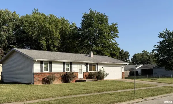 2104 Scarbrough RD, Springfield, IL 62702
