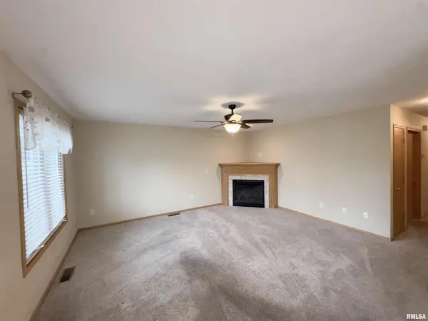 203 EASY ST, Washington, IL 61571