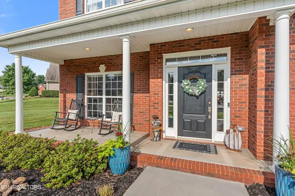 329 Silver Leaf Drive, Lenoir City, TN 37772