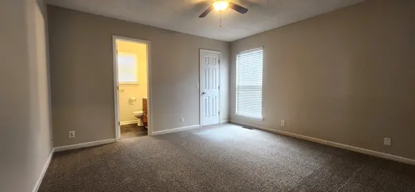 129 Oak Tree Dr, Oak Grove, KY 42262