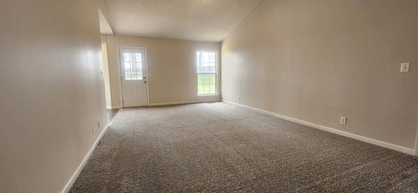 129 Oak Tree Dr, Oak Grove, KY 42262