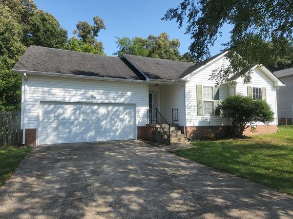 129 Oak Tree Dr, Oak Grove, KY 42262