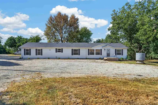 11827 SW 180th St, Rose Hill, KS 67133