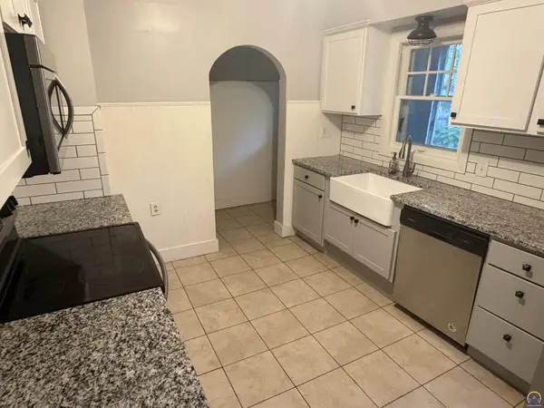312 SW Clay ST, Topeka, KS 66606