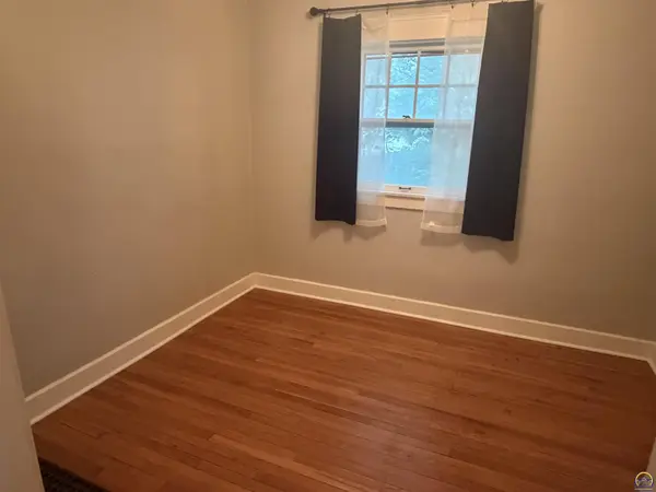 312 SW Clay ST, Topeka, KS 66606