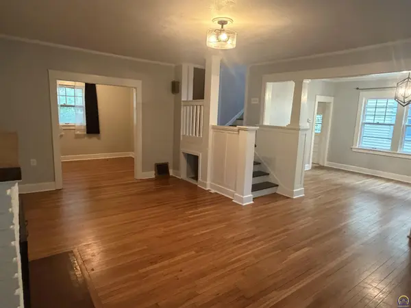 312 SW Clay ST, Topeka, KS 66606