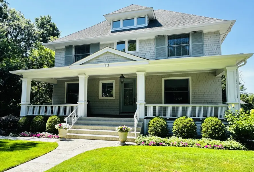 412 Cumnor RD, Kenilworth, IL 60043