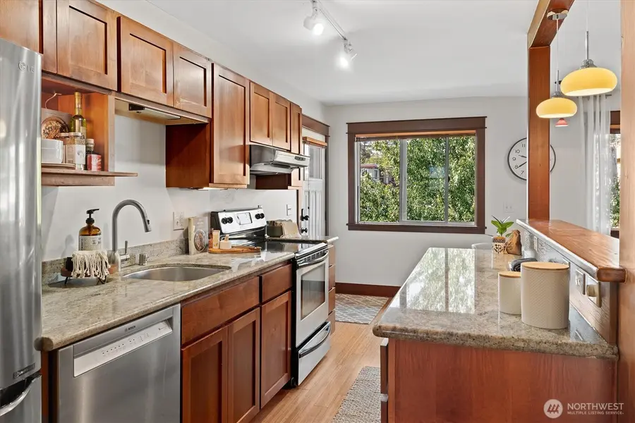 461 N 45th ST #Unit 6, Seattle, WA 98103