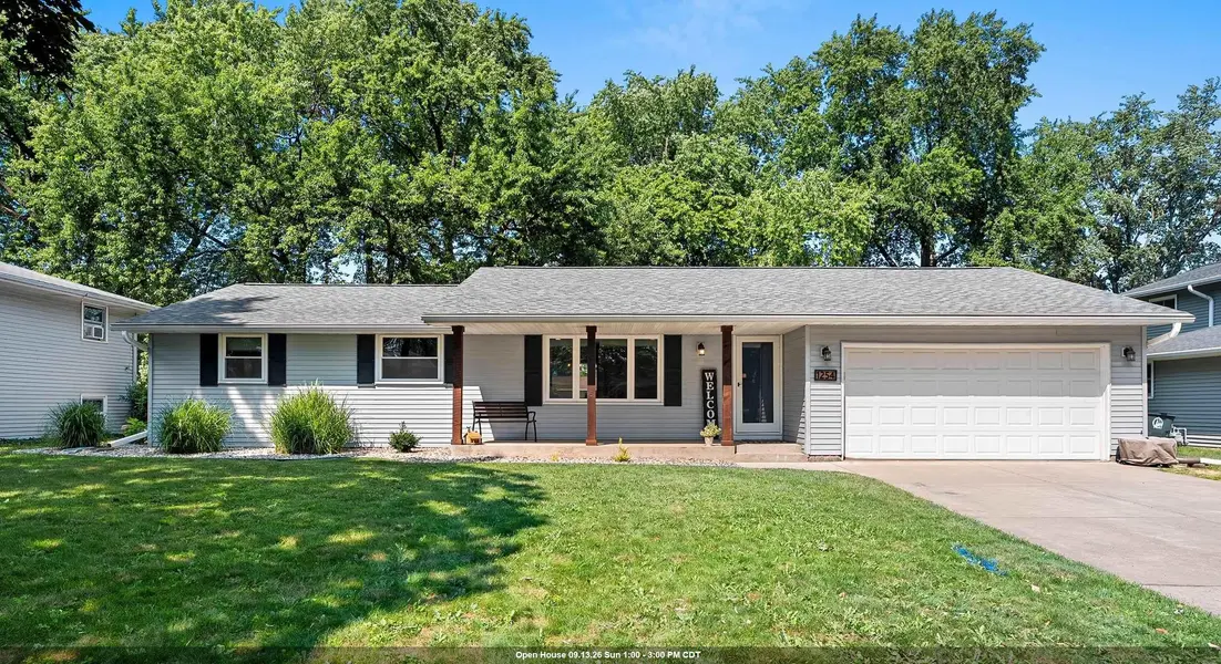 1254 APRIL LN, Green Bay, WI 54304