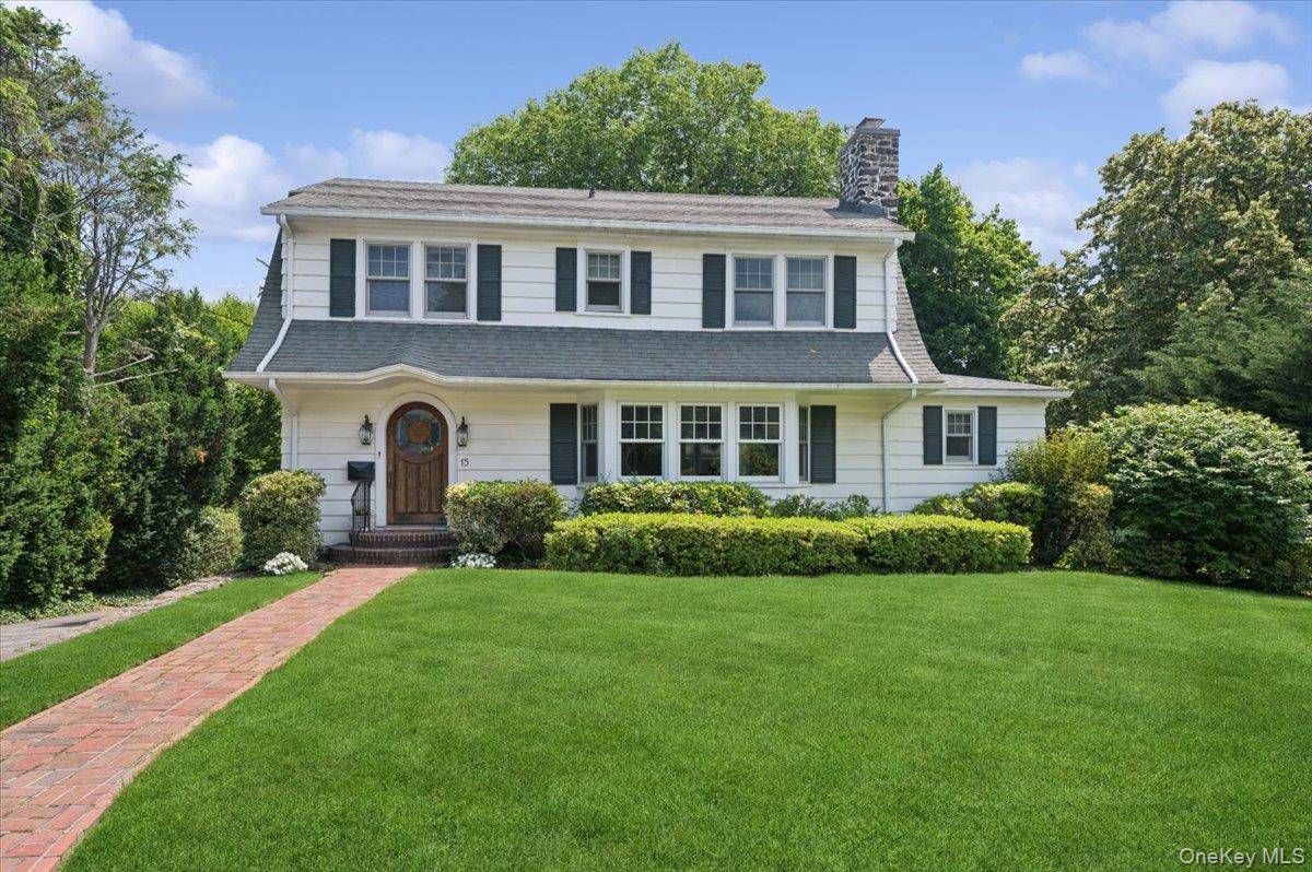 15 Lyons PL, Larchmont, NY 10538