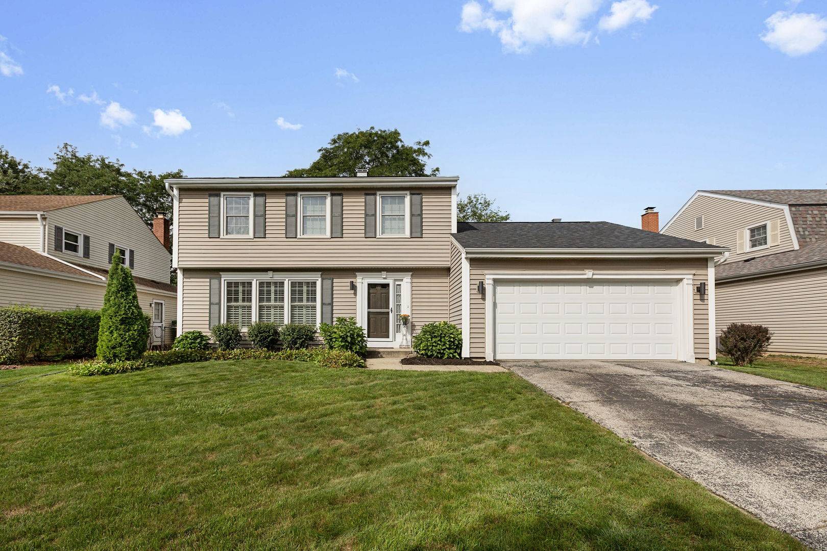 1481 Oxford DR, Buffalo Grove, IL 60089